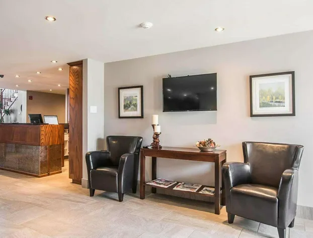 Econo Lodge Inn & Suites hotel detail image 3