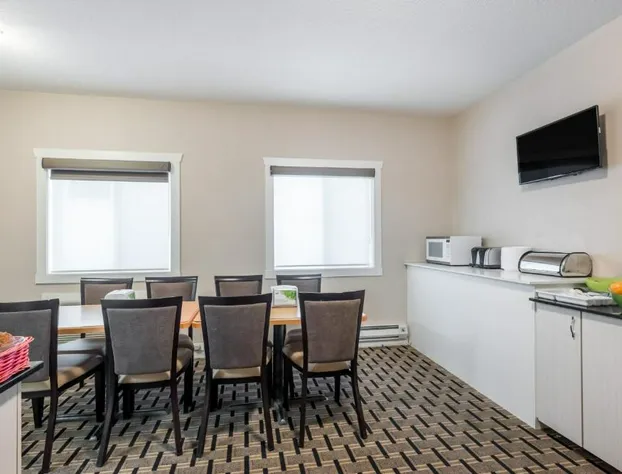 Super 8 by Wyndham Watrous hotel detail image 2