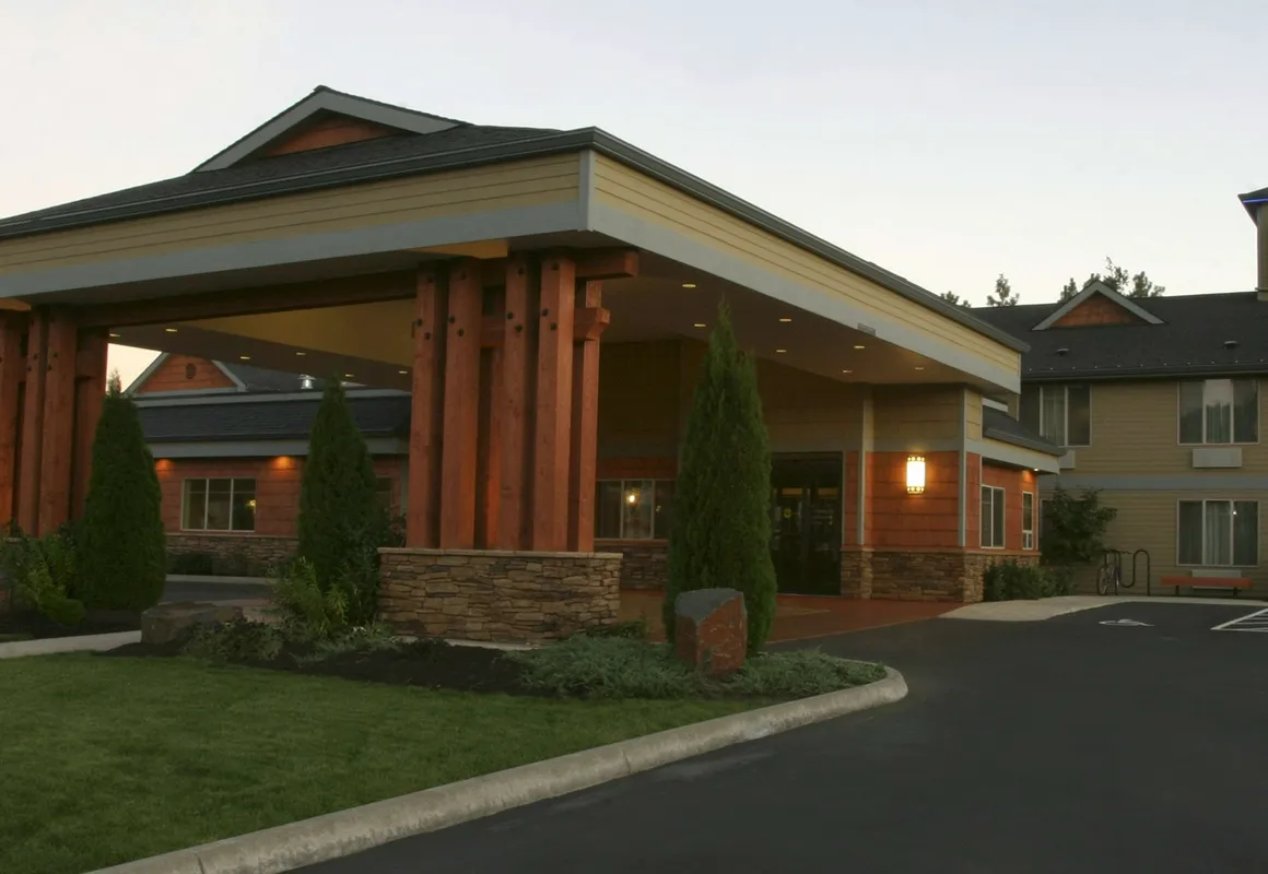 Best Western Snowcap Lodge hotel hero