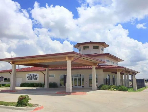 Baymont by Wyndham Terrell hotel detail image 1