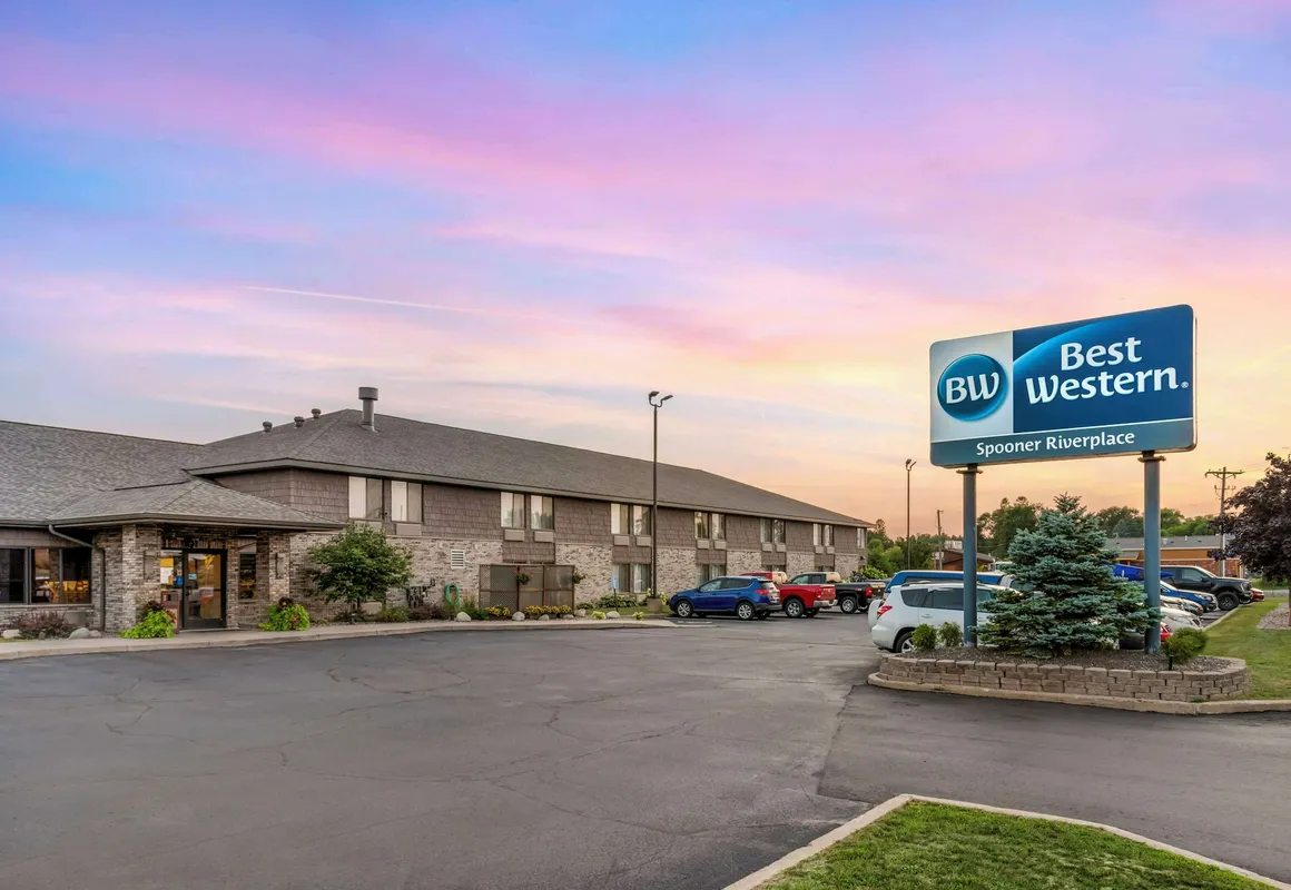 Best Western Spooner Riverplace hotel hero