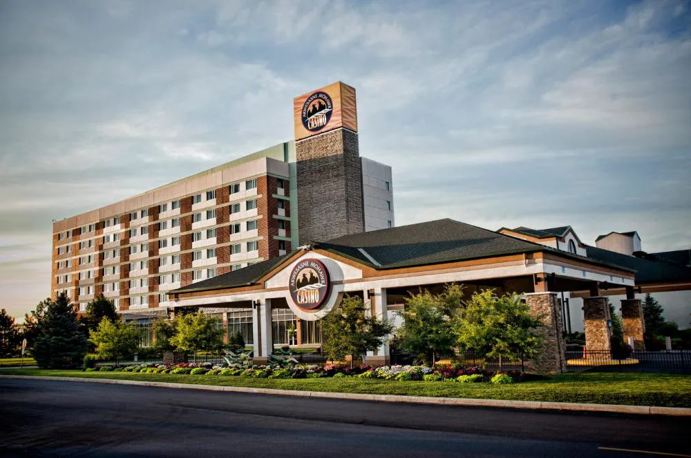 Akwesasne Mohawk Casino Resort and Players Inn hotel hero