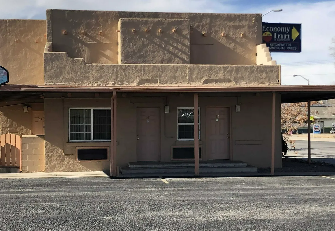 Economy Inn hotel hero