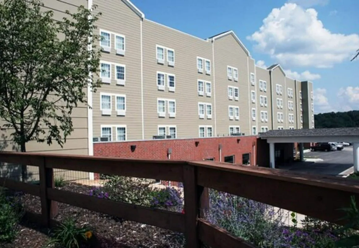 Big Splash Adventure Indoor Water Park & Resort hotel hero