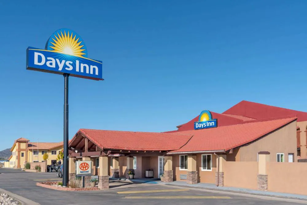 Days Inn by Wyndham Grants hotel hero