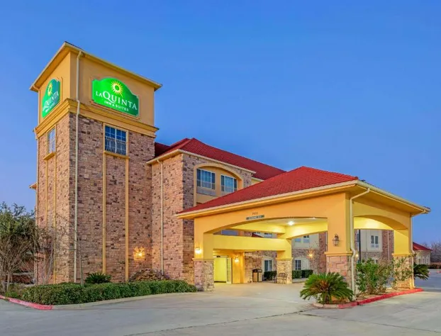 La Quinta Inn & Suites by Wyndham Floresville hotel detail image 2