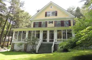 Brookview Manor Inn hotel hero