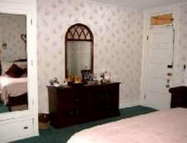Brookview Manor Inn hotel detail image 2