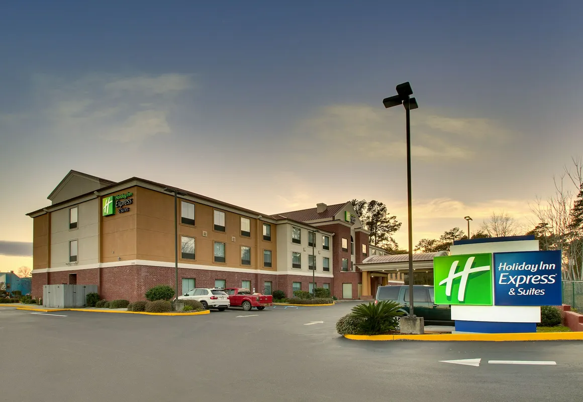 Holiday Inn Express & Suites Laurel by IHG hotel hero