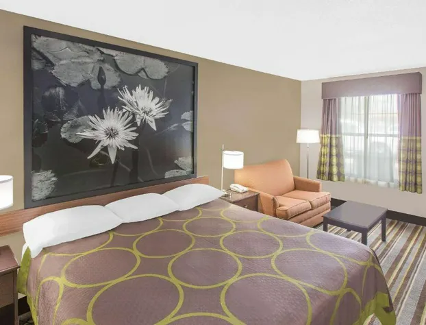 Super 8 by Wyndham Bay St. Louis hotel detail image 3