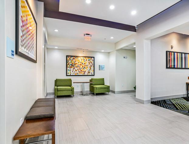 Holiday Inn Express Suites Van Buren-Ft Smith Area, an IHG Hotel hotel detail image 3