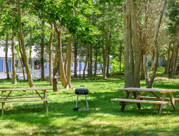 Captains Quarters Motel & Conference Center hotel detail image 3