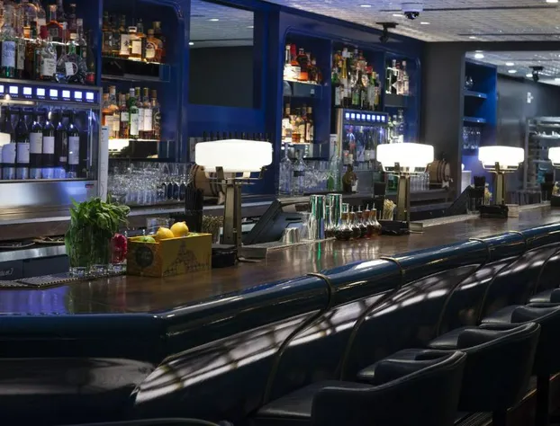 Fontainebleau Miami Beach hotel detail image 2