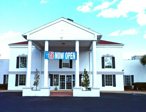 Motel 6 Brunswick, GA hotel detail image 3