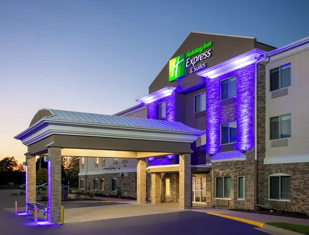 Holiday Inn Express Hotel & Suites Clinton by IHG hotel detail image 1