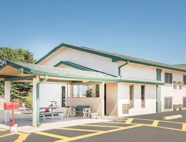 Super 8 by Wyndham Miller hotel detail image 1