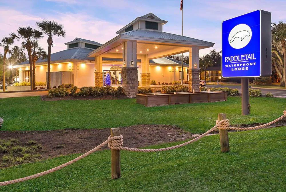 PaddleTail Waterfront Lodge, Trademark Collection by Wyndham hotel hero