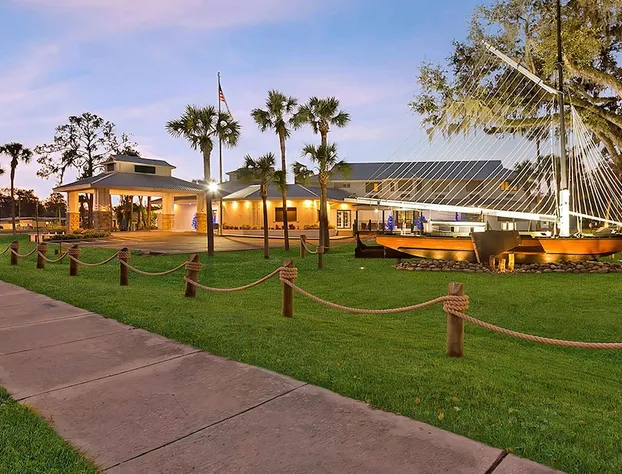 PaddleTail Waterfront Lodge, Trademark Collection by Wyndham hotel detail image 4