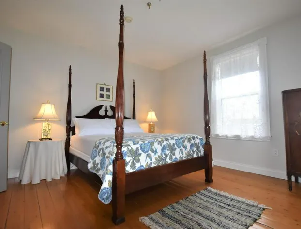 Hillcrest Hall Country Inn hotel detail image 4