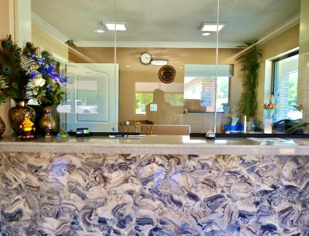 Regency Inn & Suites hotel detail image 4