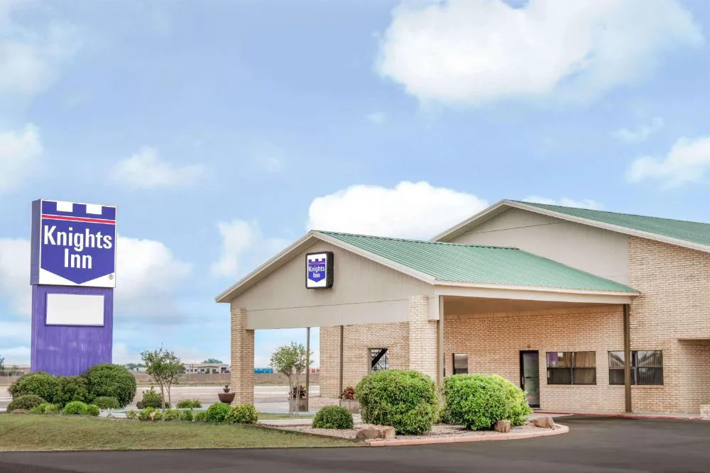 Knights Inn Slaton hotel hero