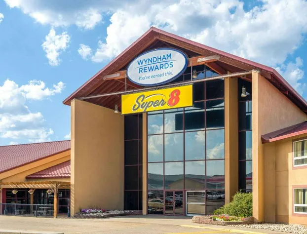 Super 8 by Wyndham Sherwood Park/Edmonton Area hotel detail image 2