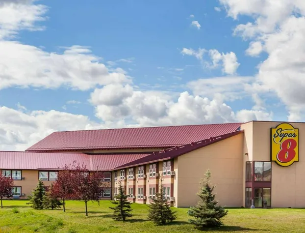 Super 8 by Wyndham Sherwood Park/Edmonton Area hotel detail image 1