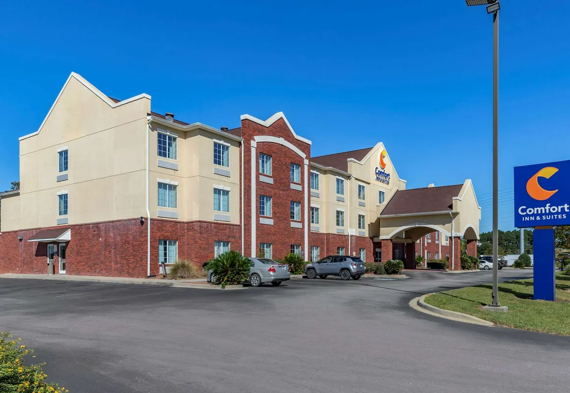 Comfort Inn & Suites Orangeburg hotel hero