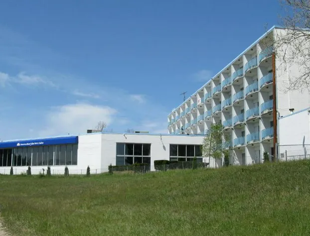 Howard Johnson by Wyndham Benton Harbor/St. Joseph hotel detail image 3