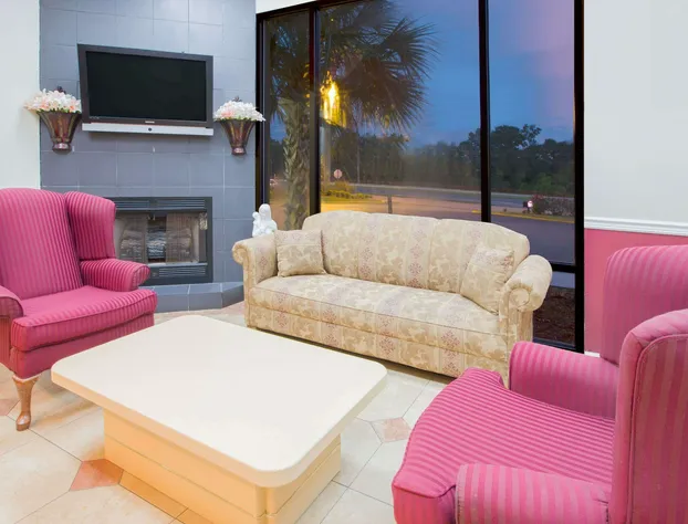 Howard Johnson by Wyndham Dothan hotel detail image 4