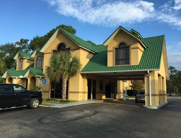 Howard Johnson by Wyndham Dothan hotel detail image 3