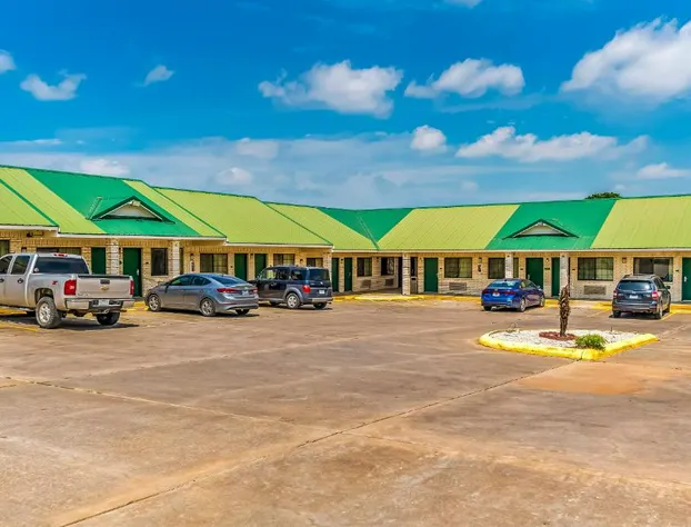 OYO Hotel Yoakum West hotel detail image 1