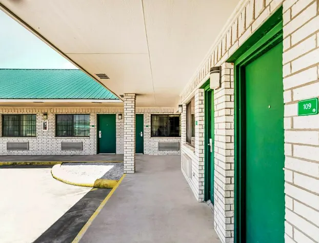 OYO Hotel Yoakum West hotel detail image 3