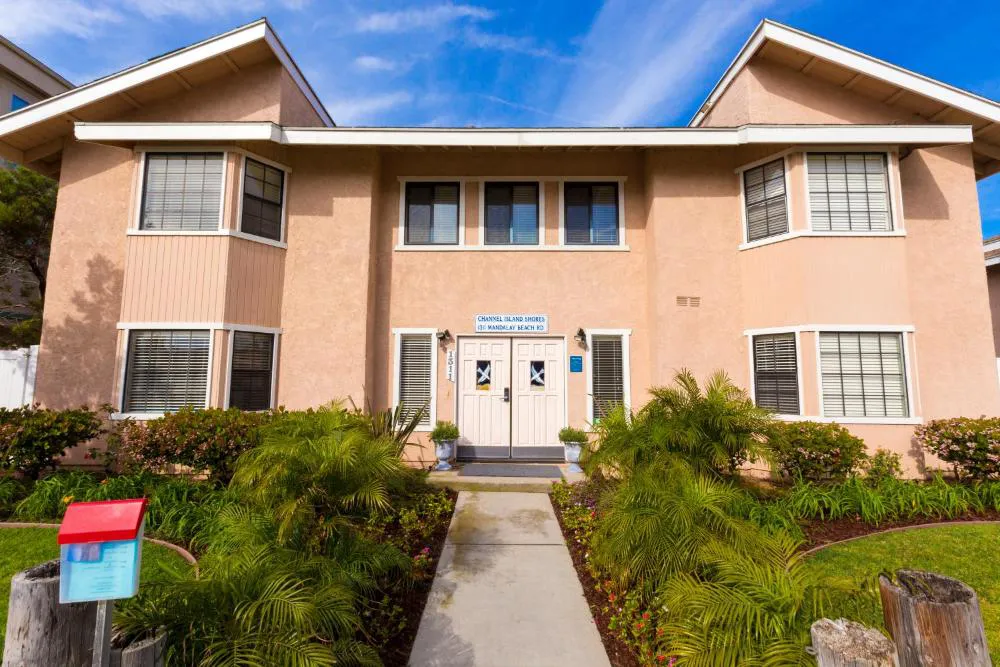 Channel Island Shores hotel hero