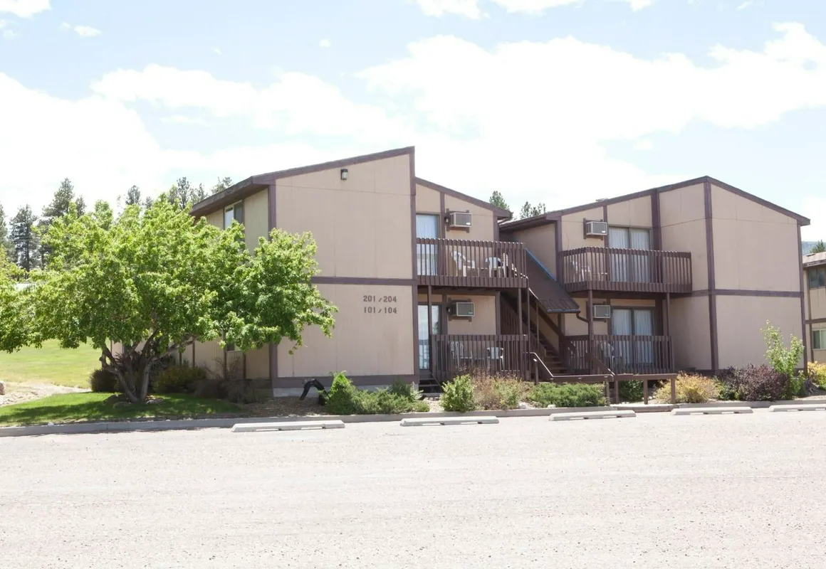 Flaming Gorge Resort hotel hero