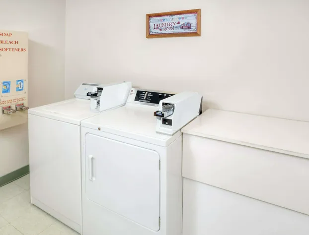 Super 8 by Wyndham Gas City Marion Area hotel detail image 2