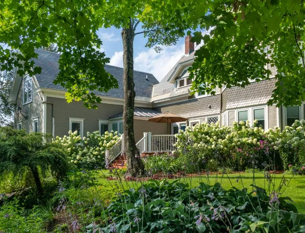 Sinclair Inn Bed and Breakfast hotel detail image 2