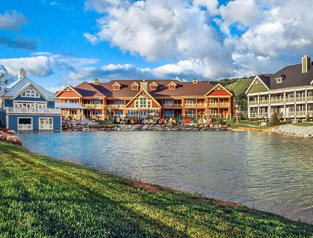 Hilton Grand Vacations Club Blue Mountain Canada hotel detail image 1