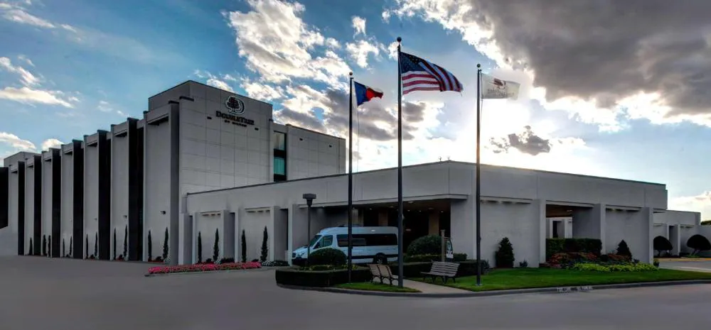 DoubleTree by Hilton Hotel Arlington DFW South hotel hero