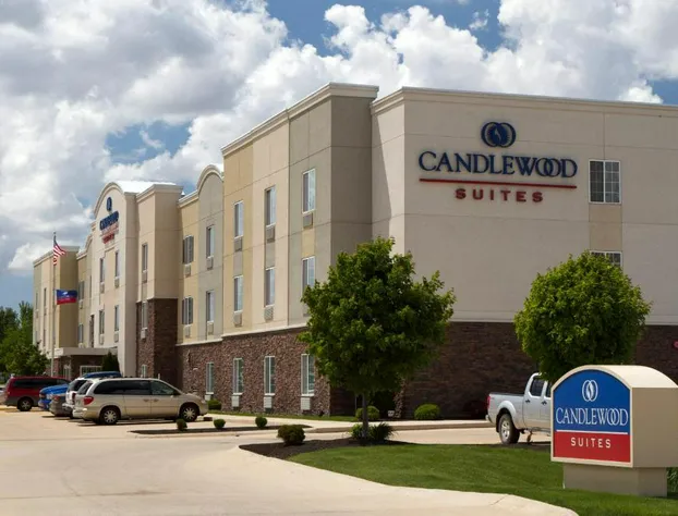 Candlewood Suites Champaign-Urbana University Area by IHG hotel detail image 4
