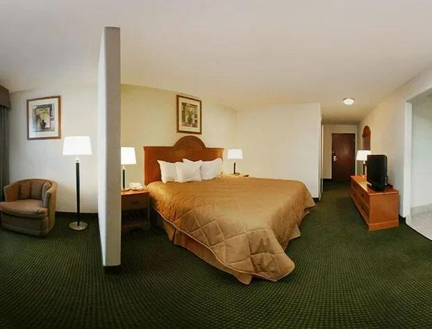 Franklin Inn & Suites hotel detail image 3