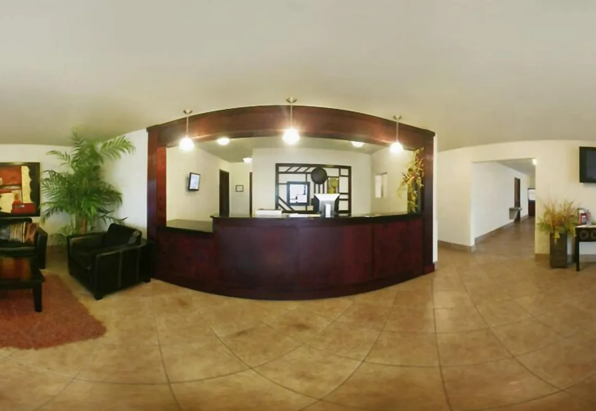 Franklin Inn & Suites hotel hero