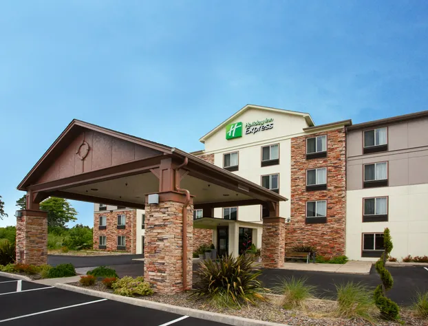 Holiday Inn Express Hotel & Suites NEWPORT by IHG hotel detail image 1