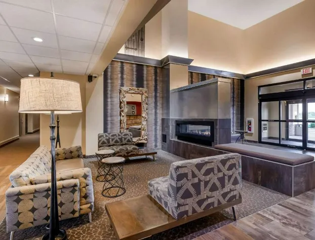 Comfort Suites Burlington hotel detail image 2