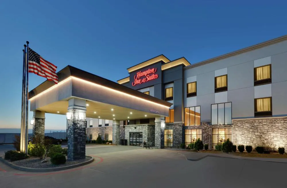 Hampton Inn & Suites Childress hotel hero