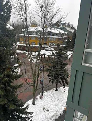 Town Plaza Suites by Golden Dreams hotel detail image 1