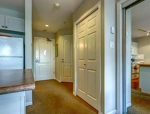 Town Plaza Suites by Golden Dreams hotel detail image 3