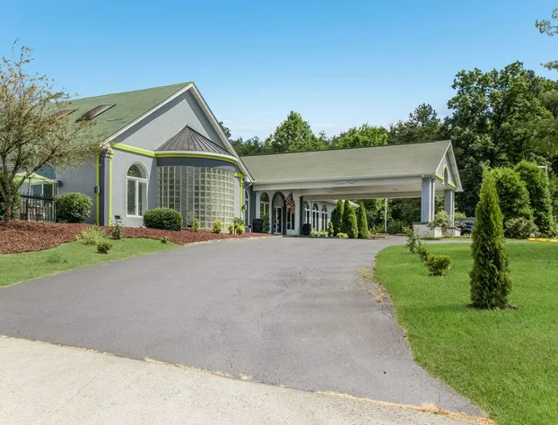 Quality Inn London North hotel detail image 2