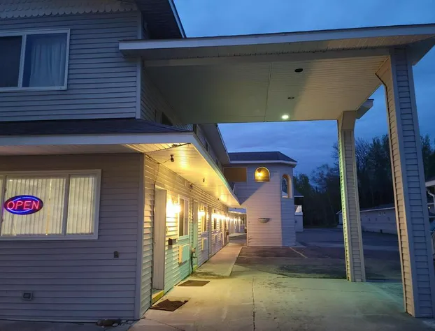 Mackinaw Budget Inn hotel detail image 3