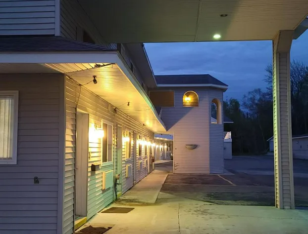 Mackinaw Budget Inn hotel detail image 2
